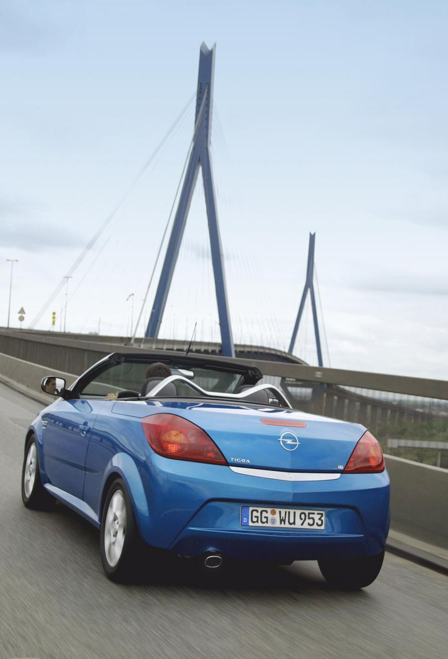  Opel Tigra Twin Top 2004 года  (фото 20 из 142)